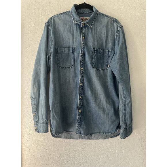 Quicksilver Women’s Denim Modern Fit Pearl Snap Button Up Collared Shirt Size M - Picture 1 of 15